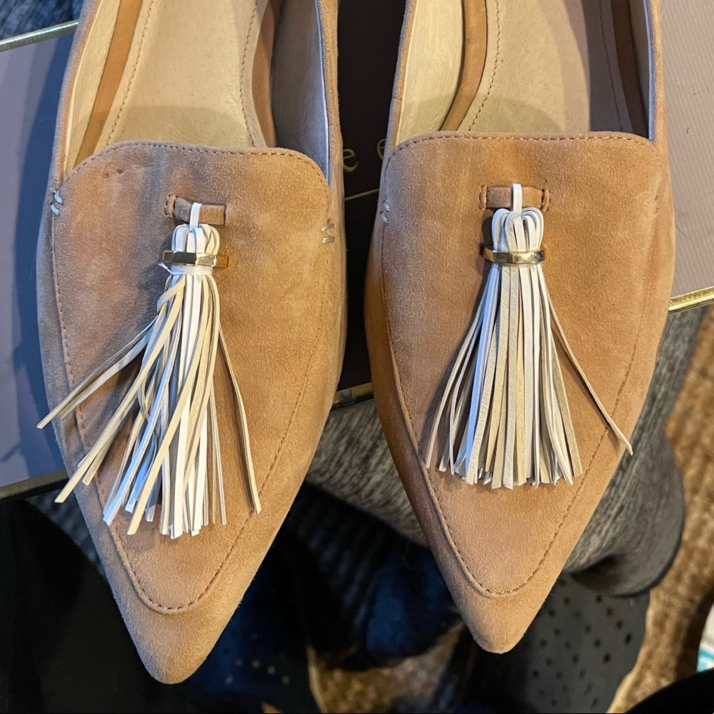 Louise et Cie Lo-Abriana Tassel Flats in true Tan